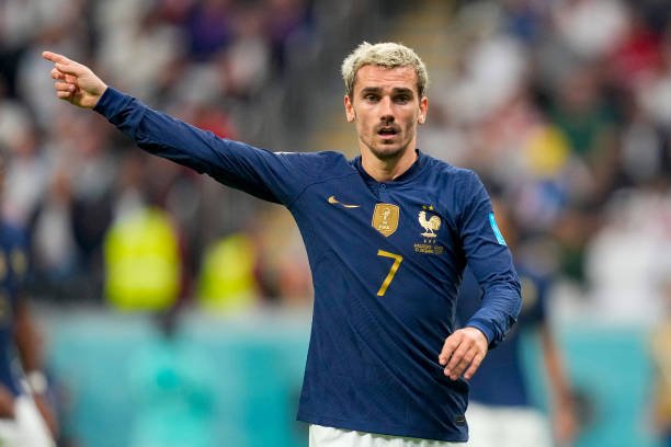 Manchester United quer reforçar ataque e mira contratação de Griezmann