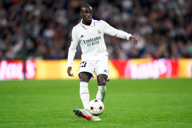 Lateral do Real Madrid é alvo de PSG e dois clubes ingleses