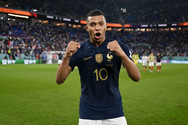 Real Madrid não desiste e segue de olho em Kylian Mbappé