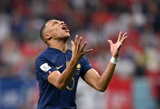 Mbappé cobrou companheiros no intervalo de Argentina x França; confira