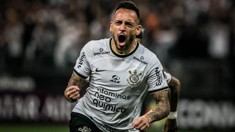 Corinthians tenta fechar compra de Maycon com ajuda de patrocinador