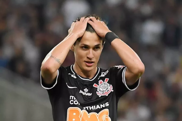 Cruzeiro avança e discute percentuais para contratar Mateus Vital