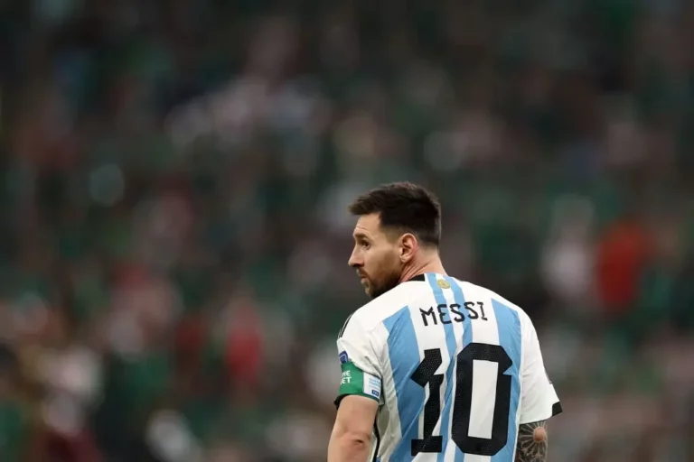 Contra a Austrália, Messi alcançará a marca de mil jogos na carreira