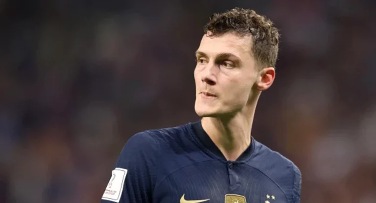 Pavard é alvo de críticas por parte do elenco da Seleção Francesa; entenda