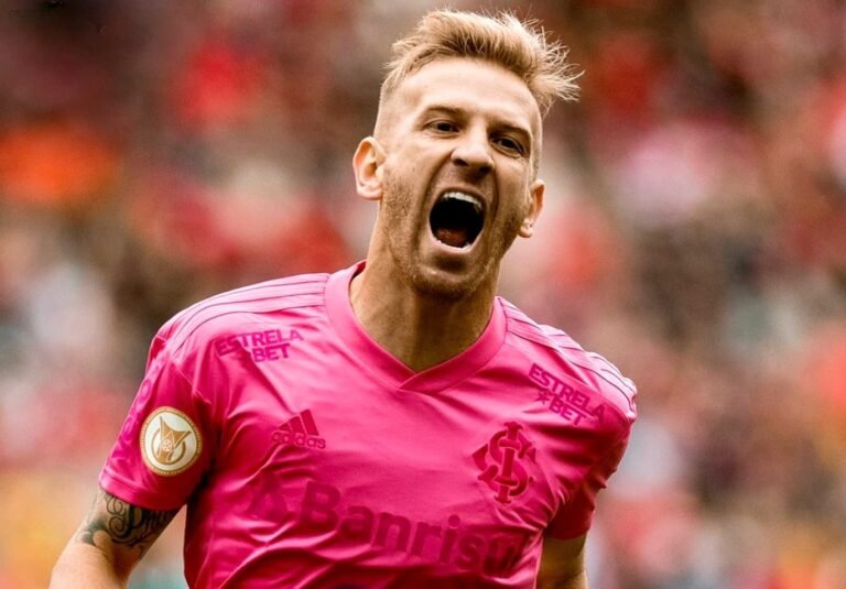 Especulado no Flamengo, Pedro Henrique vive impasse para renovar com Inter