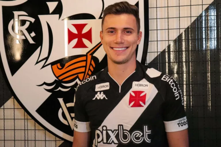 Vasco anuncia a contratação do lateral Lucas Piton ex-Corinthians