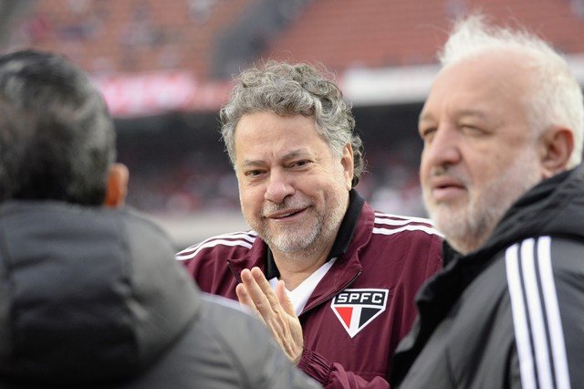 São Paulo segue em busca de mais reforços antes de se representar