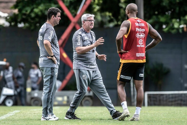 Hellmann tem lista grande de desfalques na estreia do Paulistão