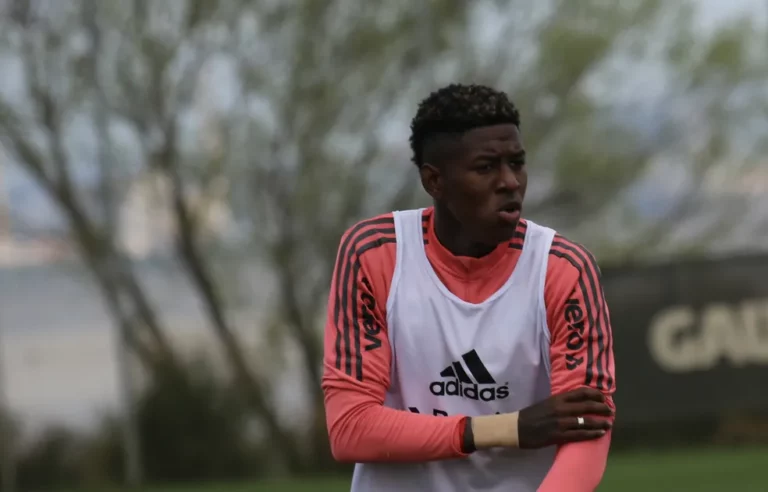 Internacional quer retomar conversas com Shakhtar por Vitão após a Copa