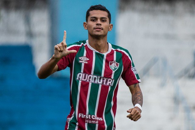 Fluminense se acerta com Porto e emprestará Luan Brito ao clube português 