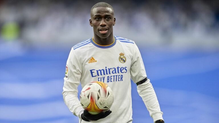Real Madrid avalia alternativas e prepara investida por jogador do Bayern