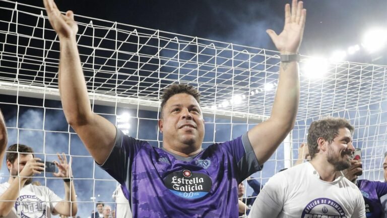 Torcida do Valladolid faz protestos contra Ronaldo Fenômeno