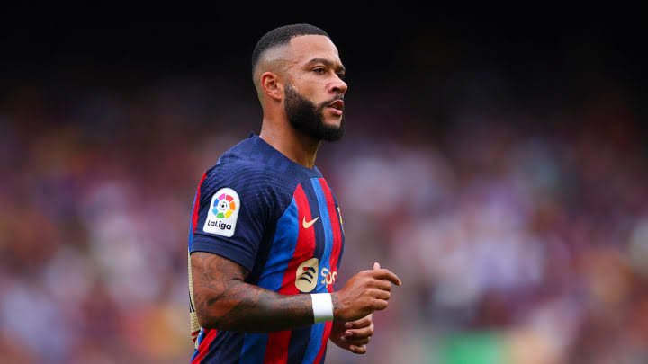 Barcelona estabelece quantia milionária para negociar Depay
