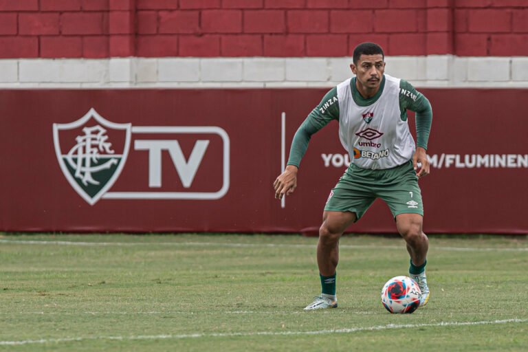 Fulham faz consulta por André, mas não realizou proposta oficial; entenda por quê