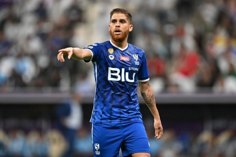 Cuellar aceita reduzir salário para acertar com Inter, diz site