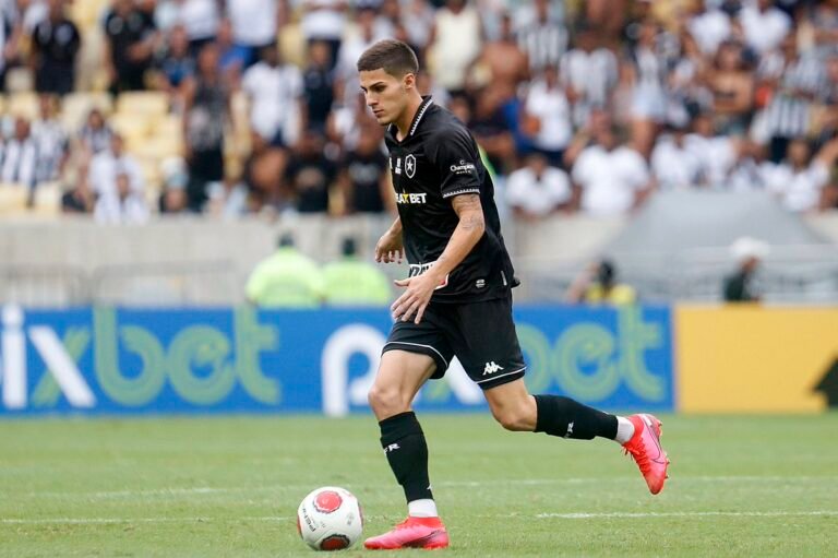 Botafogo acerta venda de Del Piage a clube belga