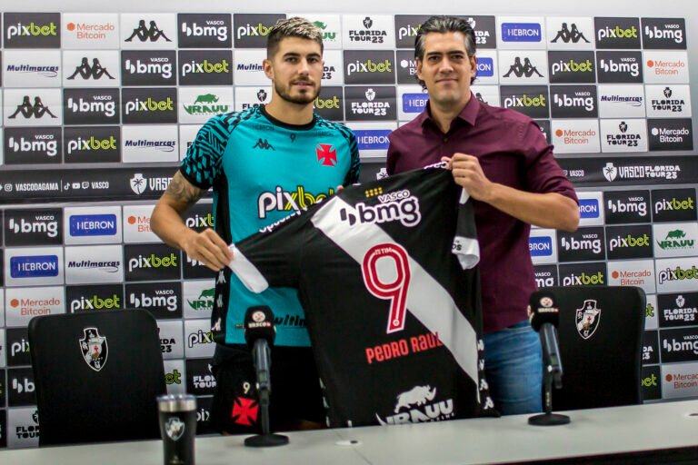 Primeiros reforços já podem estrear pelo Vasco