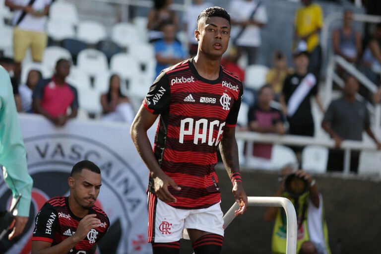 Flamengo ainda não procurou Bruno Henrique para discutir renovação