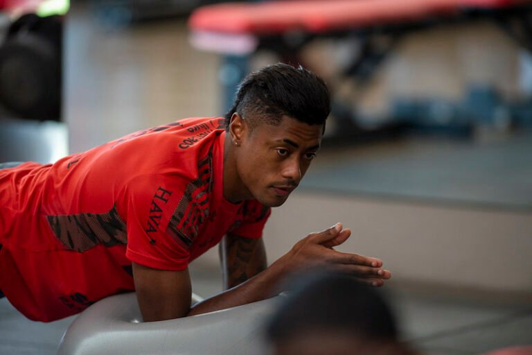 Bruno Henrique avança em recuperação e já faz pequenos treinos com bola