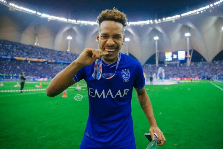 Alvo do Botafogo, Matheus Pereira é colocado em lista de transferências no Al-Hilal