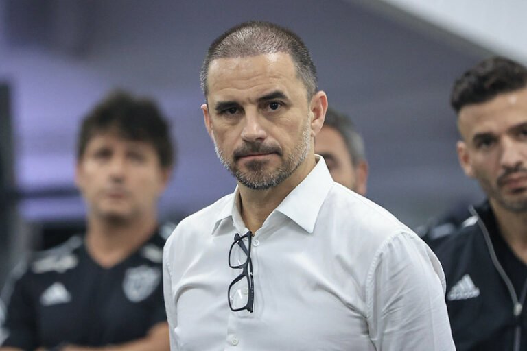Rodrigo Caetano confirma atrasos nos pagamentos ao elenco do Atlético-MG