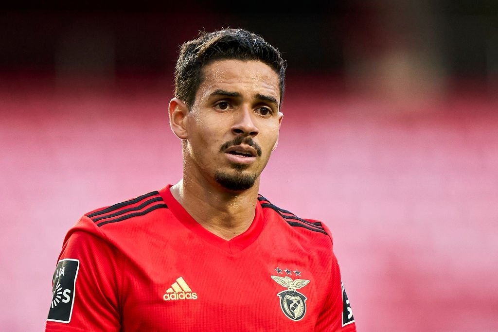 Lucas Veríssimo, do Benfica, descarta volta ao Brasil