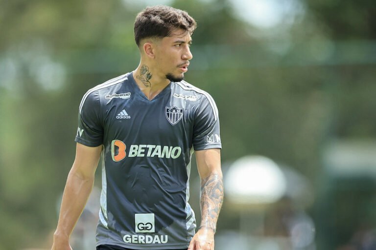 Jovem defensor alvinegro não deve permanecer no Atlético-MG para 2023