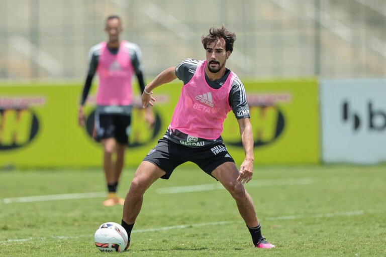 Atlético-MG registra Igor Gomes no BID e meia pode estrear diante da Caldense pelo Mineiro