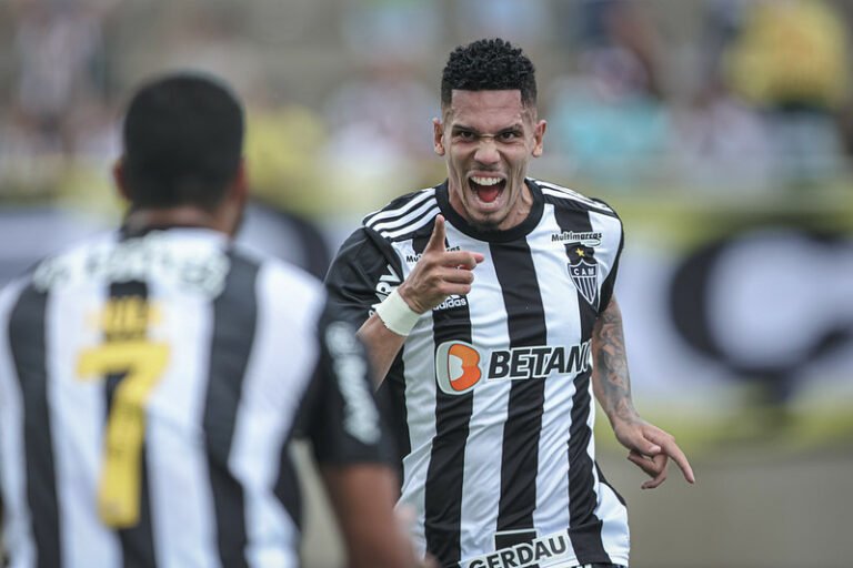 Paulinho marca primeiro gol pelo Atlético e comenta parceria com Hul