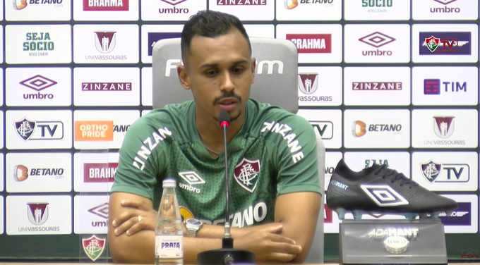 “Mandei uma mensagem para o Vina”, diz Lima, novo reforço do Fluminense