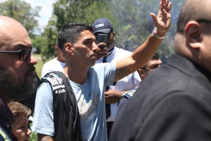 VAI LOTAR! Torcida do Grêmio esgota ingressos para apresentação de Suarez