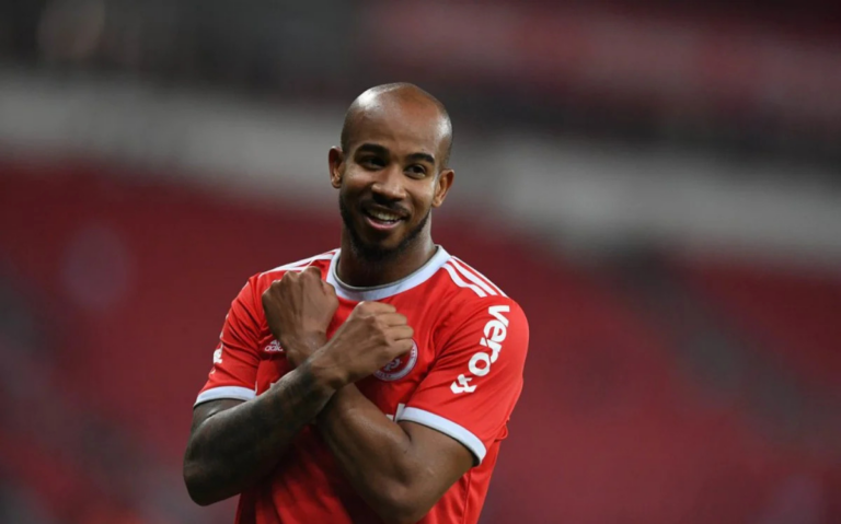 Patrick diz que usará comemoração do ‘Pantera Negra’ no Galo, apesar de polêmica