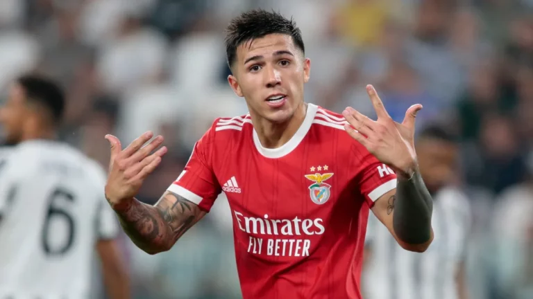 Próximo de acordo com Chelsea, Enzo Fernández será multado pelo Benfica