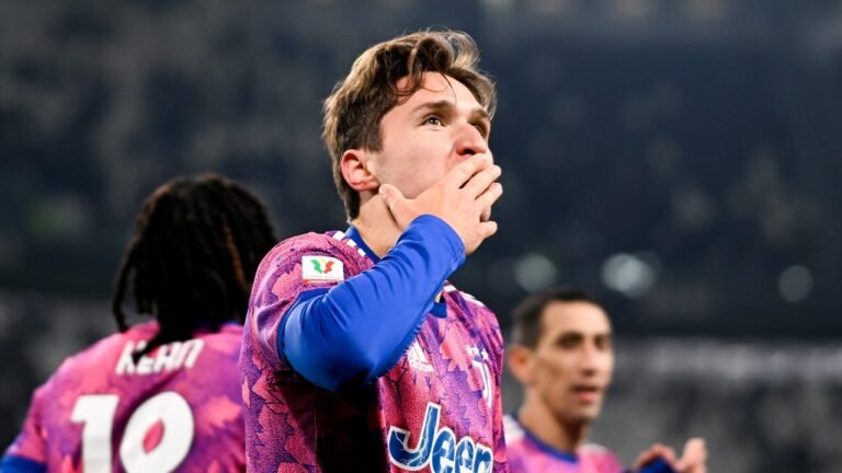 Arsenal demonstra interesse em Chiesa; United e Liverpool estão na briga