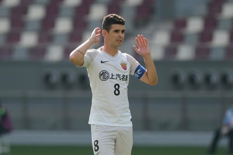 Clube chinês decide não liberar Oscar em 2024 e dificulta acerto com Flamengo