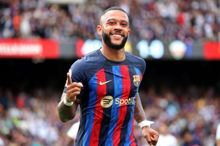 Atlético de Madrid tem interesse em Memphis Depay para substituir João Félix
