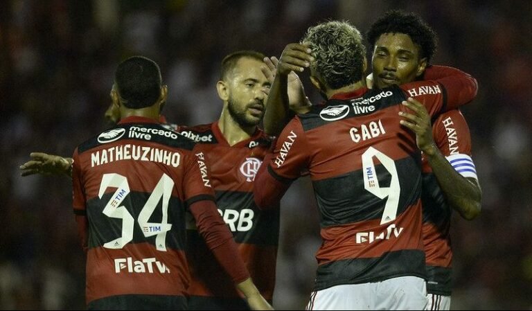 Mudou muito? Veja escalação da estreia do time principal do Flamengo em 2022