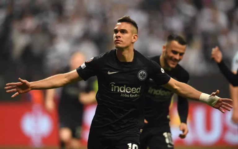 Inter entra na briga para contratar Borré e faz forte investida