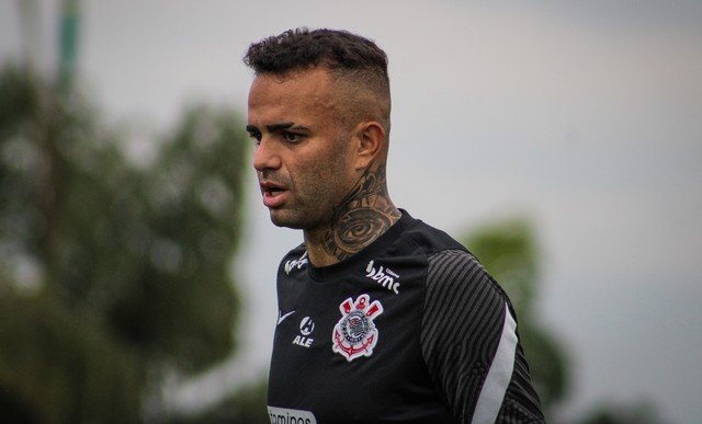 Luan retorna ao Corinthians e aguarda propostas para deixar o clube