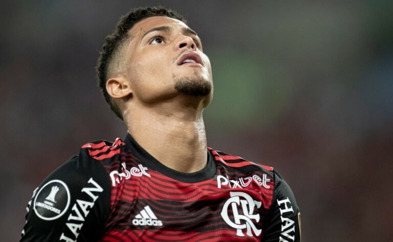 Flamengo supera meta orçamentária com venda de João Gomes