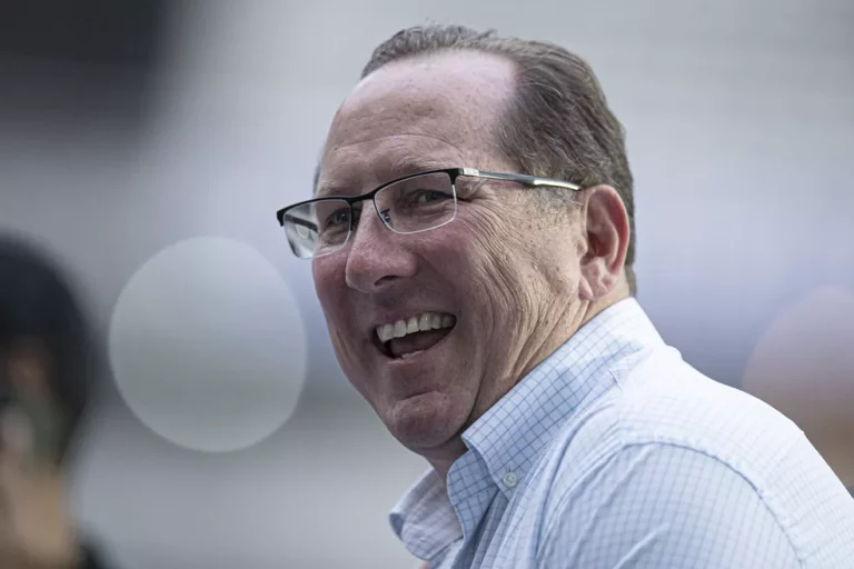 John Textor diz que “nível de investimento será top 6” no Botafogo