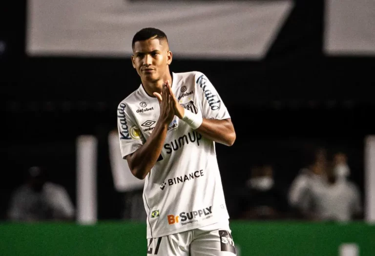 Clube inglês oferece 18 milhões de euros para ter Ângelo, do Santos