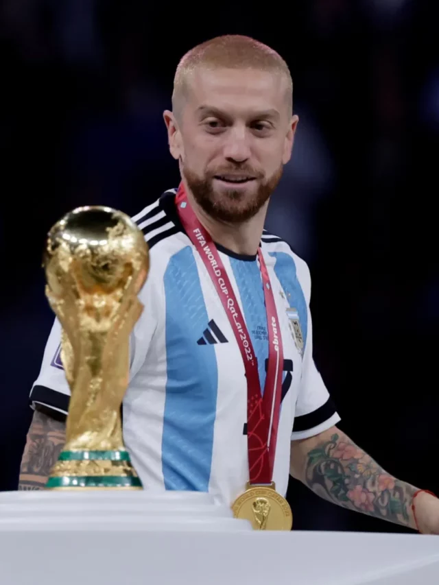 papu_gomez_trofeu_copa.jpg_423682103