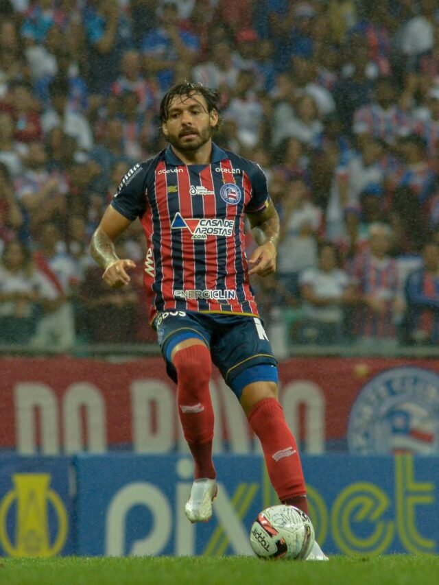 ricardo-goulart-em-sua-estreia-como-jogador-do-bahia-durante-partida-contra-o-csa-na-serie-b-1659822086742_v2_3x4