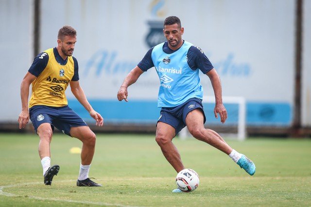 Diego Souza é ausência em treino por virose e vira dúvida para a estreia no Gauchão