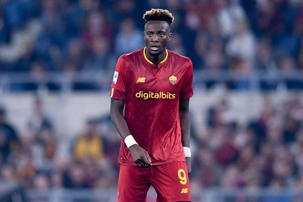 Arsenal quer se reforçar e mira atacante ex-Chelsea