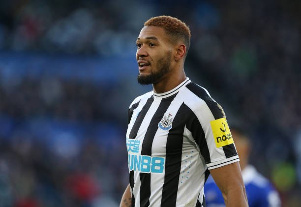 Brasileiro do Newcastle, Joelinton é detido pela polícia na Inglaterra