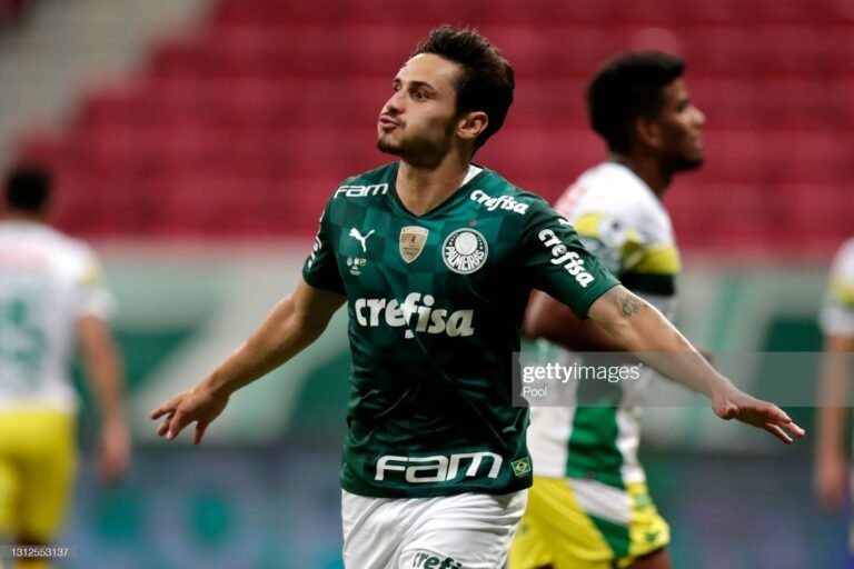 Raphael Veiga, do Palmeiras, está otimista após lesão