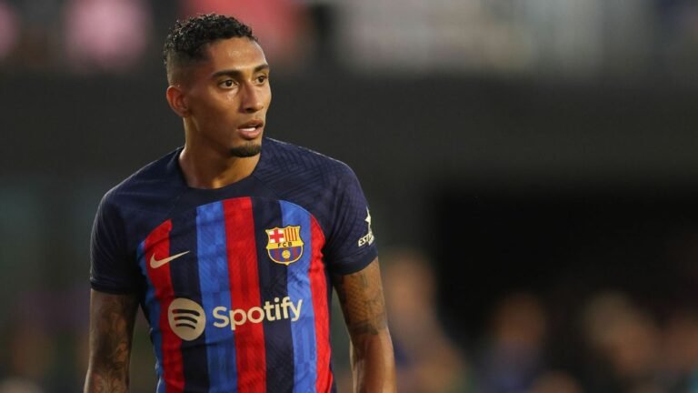 Barcelona avalia possível venda de Raphinha no fim da temporada