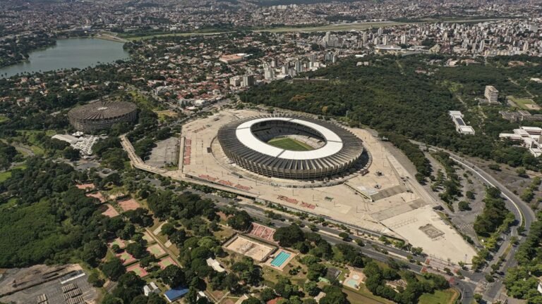 Prefeito de BH planeja mudança no nome de avenida ao entorno do Mineirão para ‘Rei Pelé’